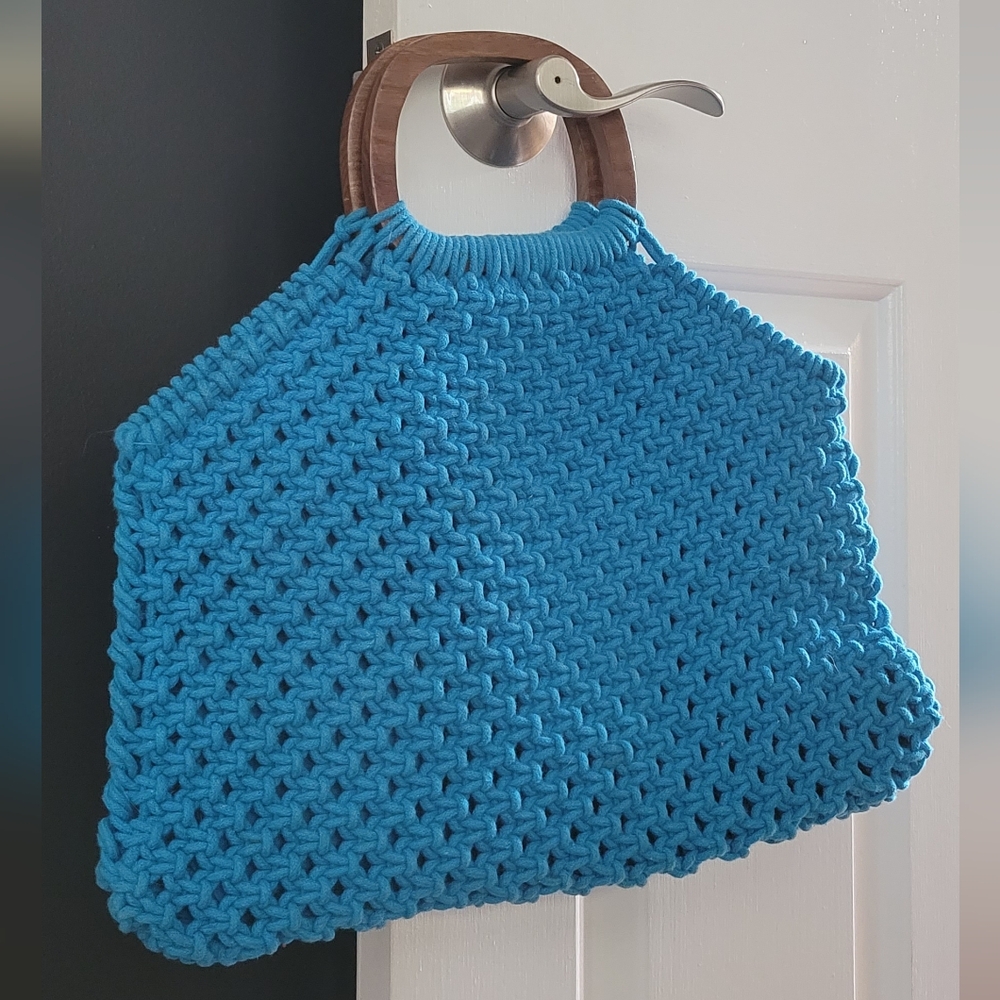 New Urban Outfitters Turquoise Crochet Cluth HoBo with wood handles